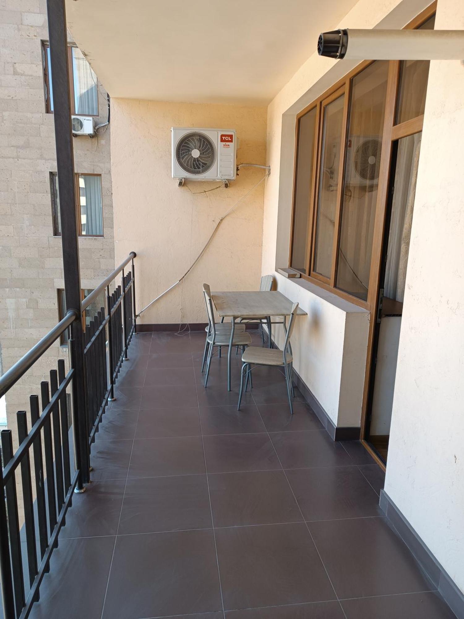 Rent Inn Yerevan On Arami Street 외부 사진
